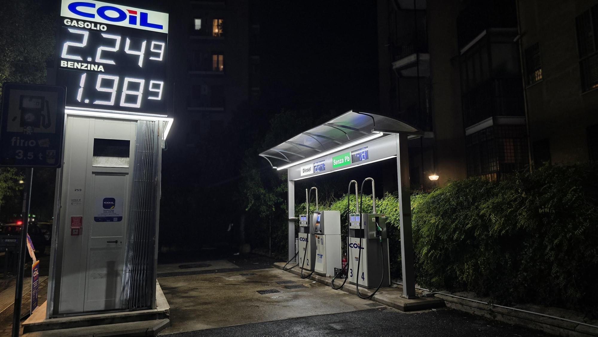 Los precios del diésel rozan los 2,30 euros en muchos puntos de Italia, y ayer en Roma estaban en torno a 2,25