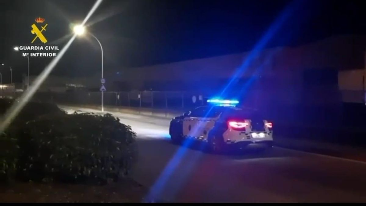 Muere un joven de 26 años que viajaba de copiloto en un accidente de tráfico en Hinojedo y el conductor se da a la fuga