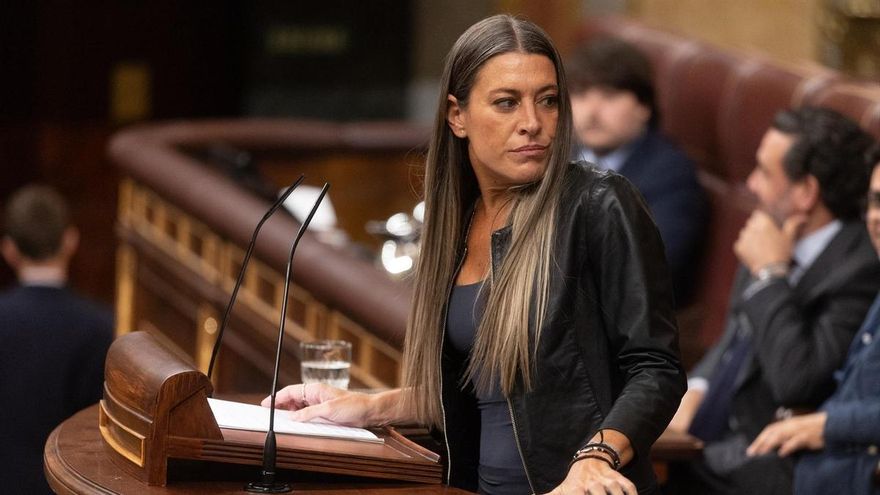La portavoz de Junts en el Congreso, Miriam Nogueras, interviene durante un pleno extraordinario, en el Congreso de los Diputados