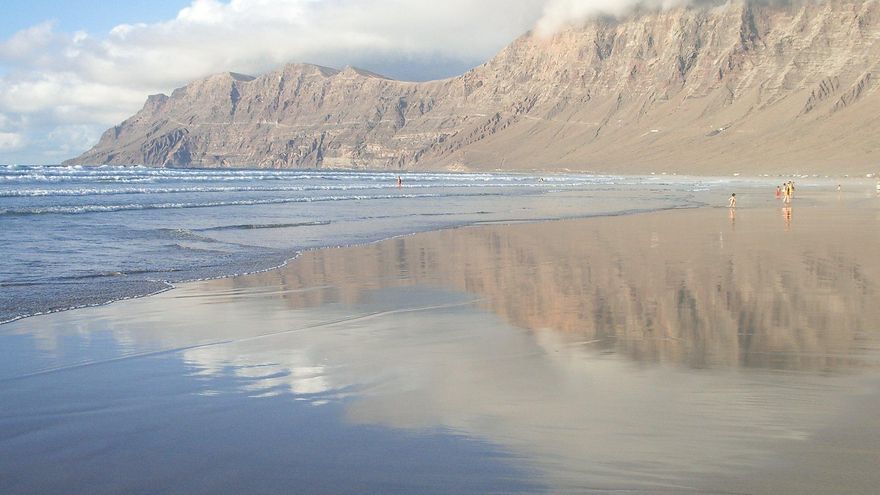 Tercer día de búsqueda de un senderista desaparecido en el Risco de Famara, en Lanzarote