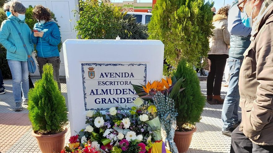 Rota: el tiempo de la felicidad despide a Almudena Grandes