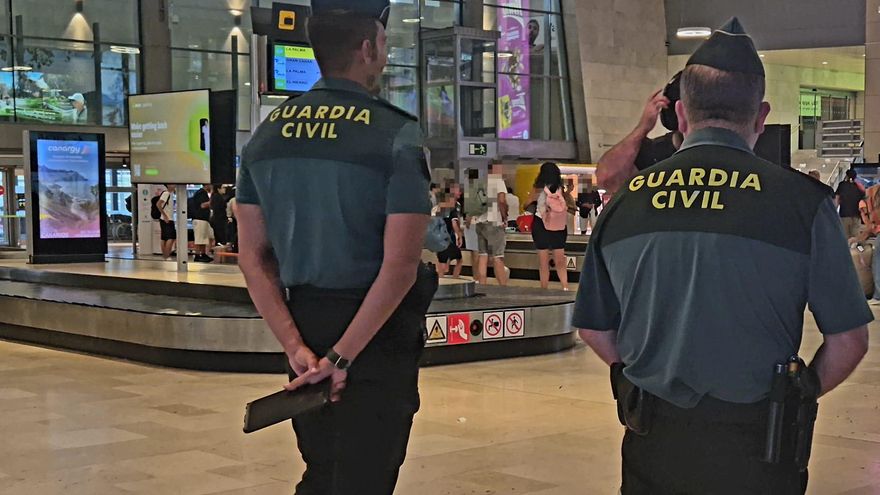 Detenido en Tenerife Norte tras intentar comprar productos durante un vuelo con billetes de euro falsos