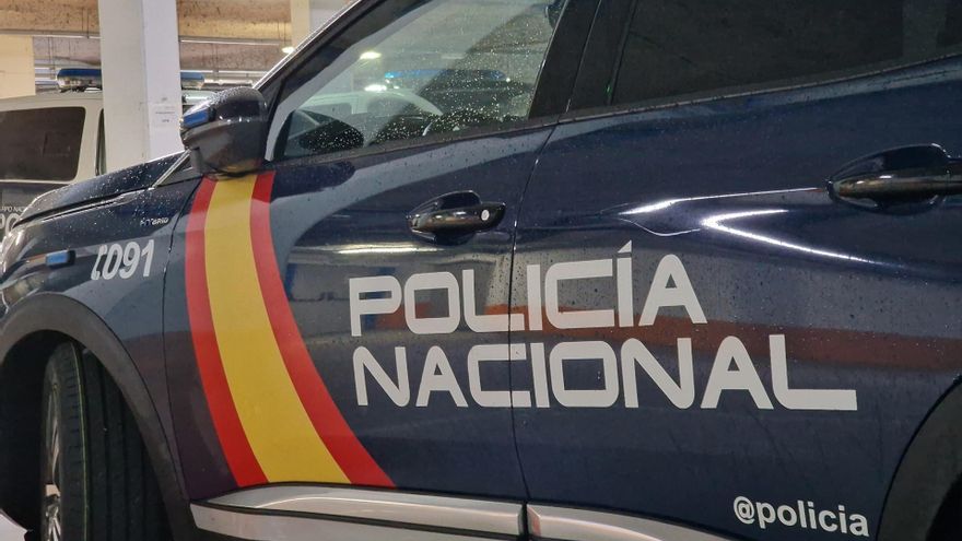 Condenados dos policías nacionales por agredir y detener ilegalmente a un hombre que llevaba un bebé en brazos