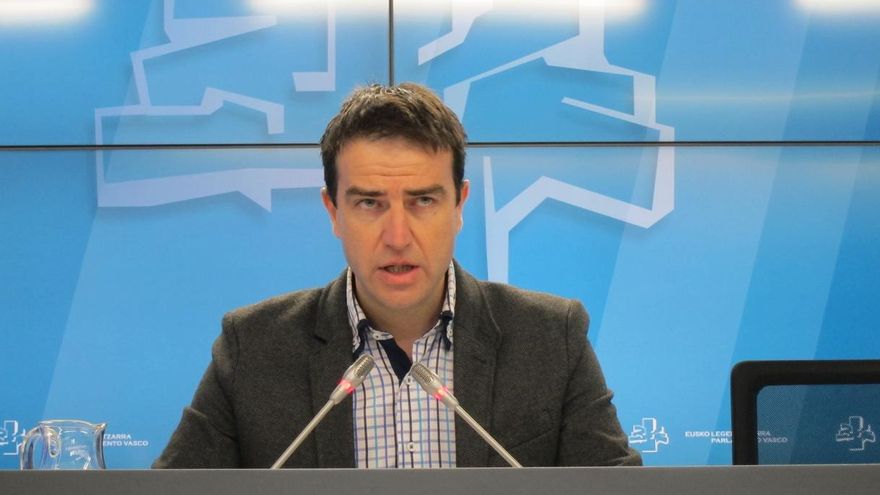 Maneiro (UPyD) cree "un gravísimo error" que se increpara a Garitano por responder en euskera a preguntas en esta lengua