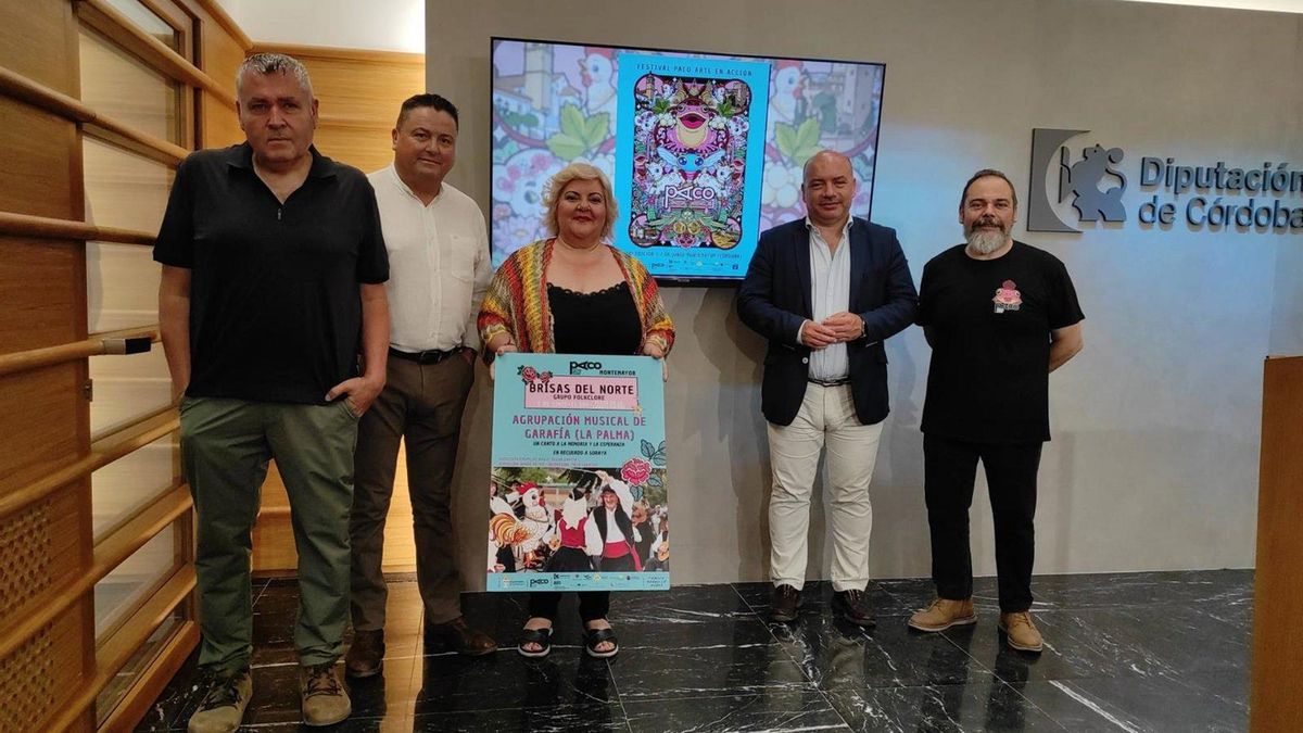 El delegado de Cultura de la Diputación de Córdoba, Gabriel Duque (segundo por la dcha.), en la presentación de 'Paco. Festival de Arte en Acción'.
