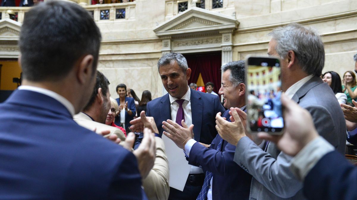 El Gobierno negocia a contrarreloj el Presupuesto 2026: sesión de 13 horas y polémica por la derogación de leyes sociales