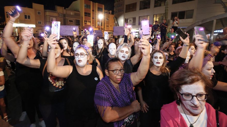 FOTOGALERÍA | Concentración feminista en Gran Canaria en 'La Noche Violeta'