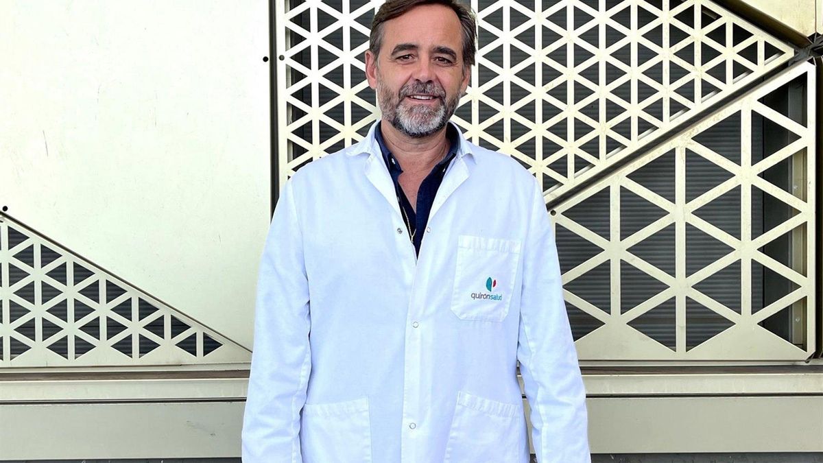 Manuel Romero, de Quirónsalud, reconocido en los Doctoralia Awards como el mejor reumatólogo de España