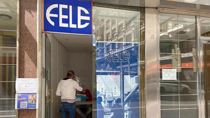 Fele reparte más de 3.000 mascarillas a los autónomos leoneses.