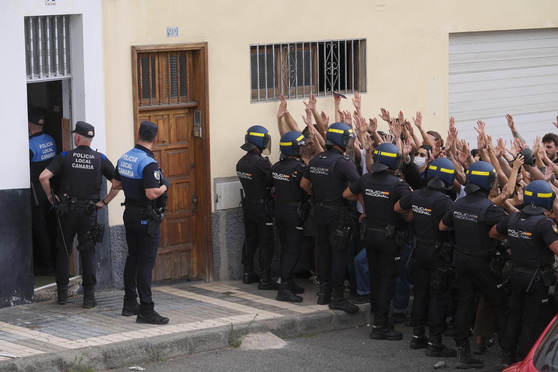 Así ha sido el desahucio de una mujer con dos niños a su cargo en Gran Canaria