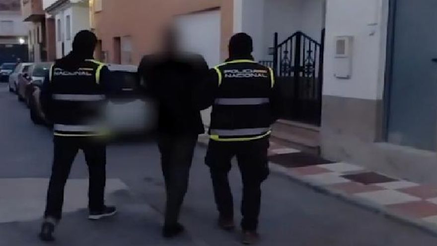 Detenidos 57 ultras por una violenta pelea en la previa del partido entre el Granada y el Cádiz