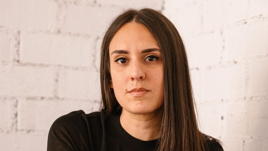 Lucía Solla Sobral, autora de 'Comerás flores'