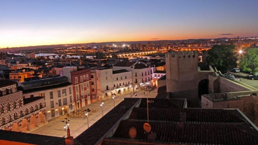 La Junta entrará en el Consorcio del Casco Antiguo de Badajoz y pide colaboración a la Diputación