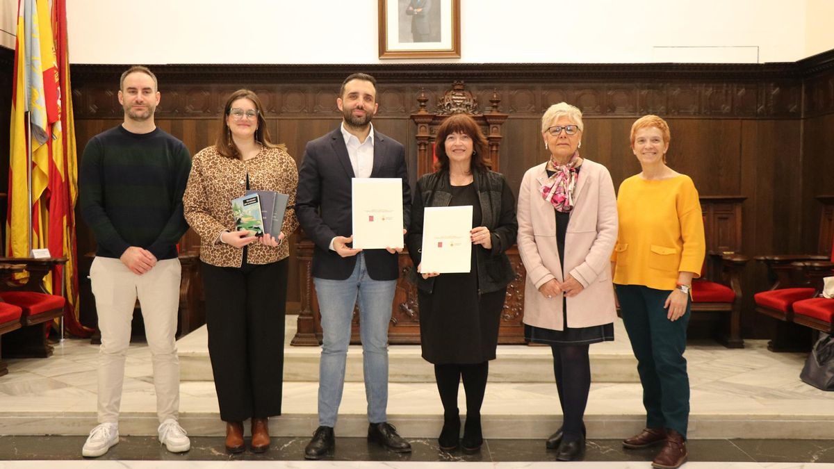 Sagunt i l’AVL s’uneixen per a blindar l’ús social del valencià