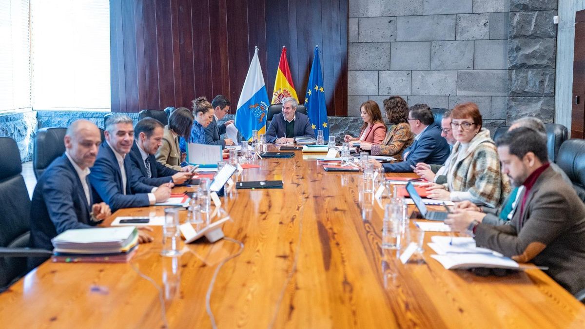 El Gobierno  aprueba la Oferta de Empleo Público de 2025 del Servicio Canario de la Salud para la estabilización de 702 plazas