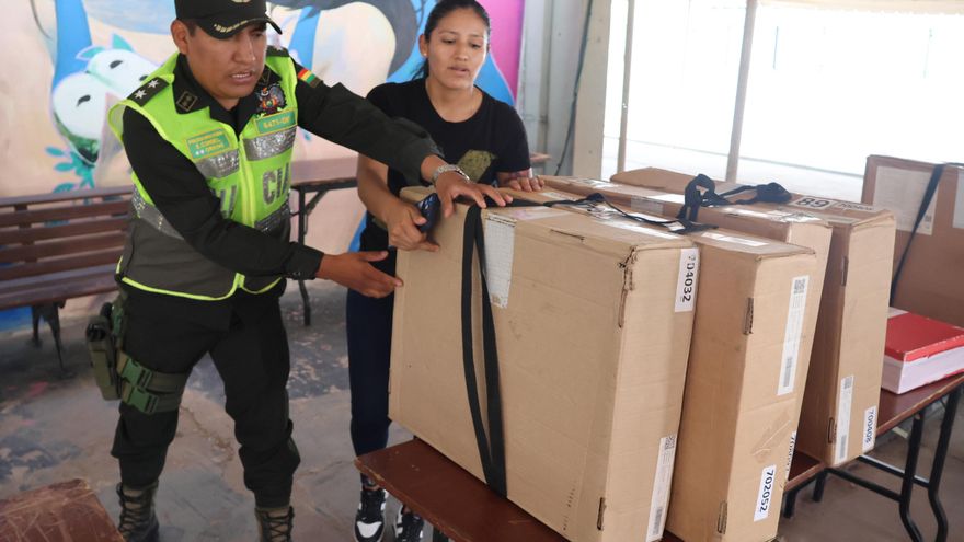 Ente electoral de Bolivia garantiza provisión de combustible para logística del balotaje