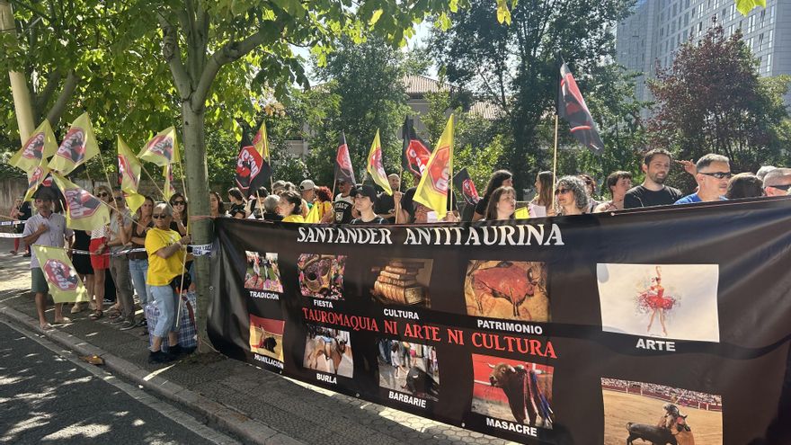 Concentración antitaurina en Santander.