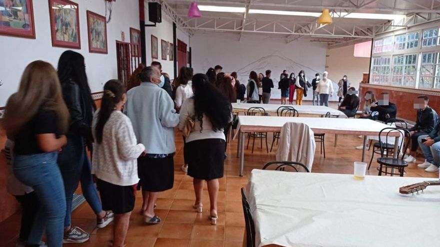 Durante el desalojo de la fiesta ilegal en La Laguna
