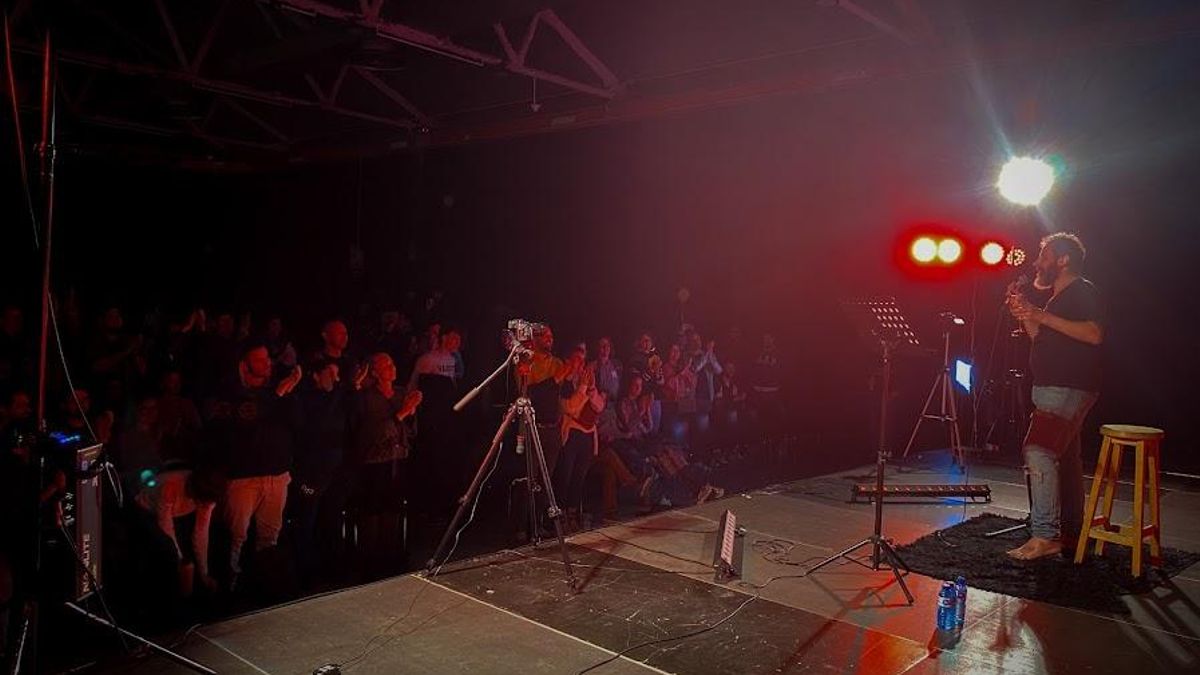 Denny Horror, actuando en La Llama Fest, antes de dejarlo