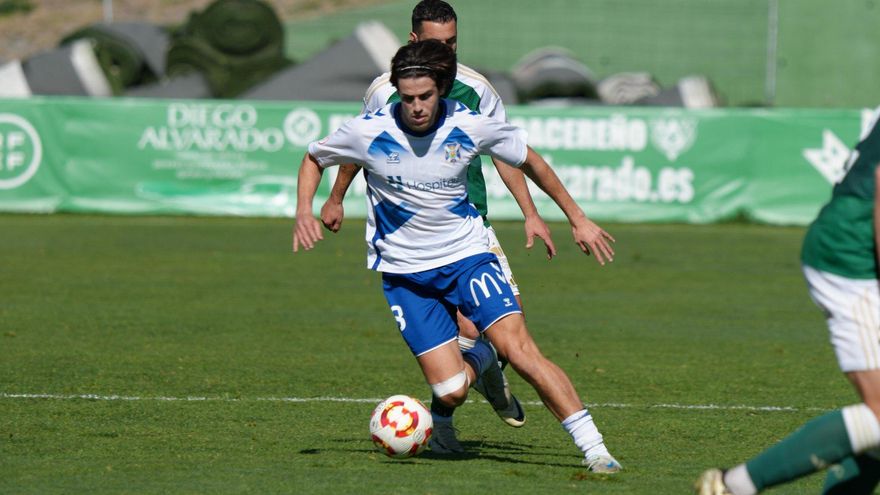 El Tenerife B pierde otro duelo directo a domicilio