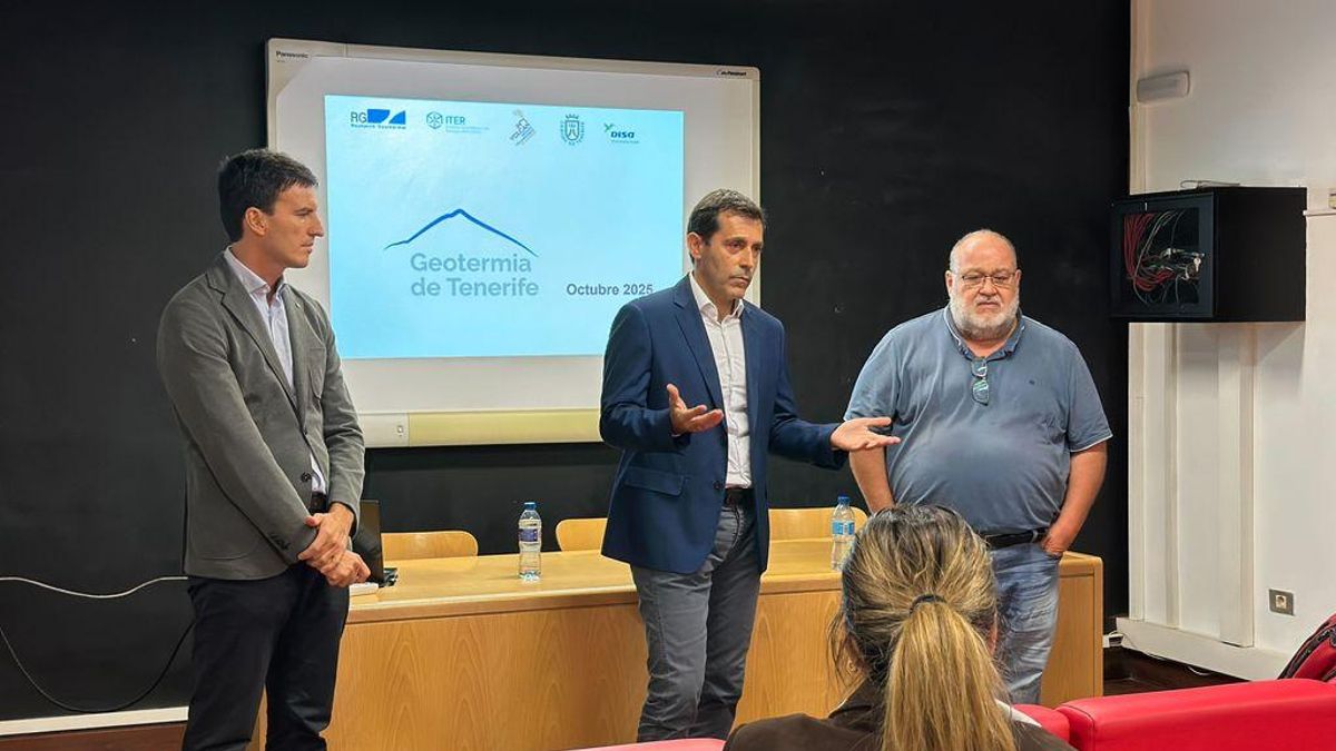 Responsables del proyecto de DISA durante una visita a Vilaflor, donde explicaron a los vecinos los detalles de la iniciativa.