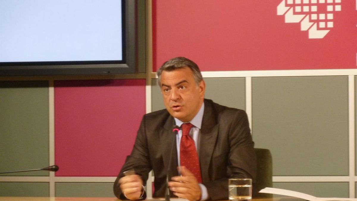 De Andres, sorprendido por la "ira" del PNV, dice que no se puede "escandalizar" por las sospechas sobre sus sedes