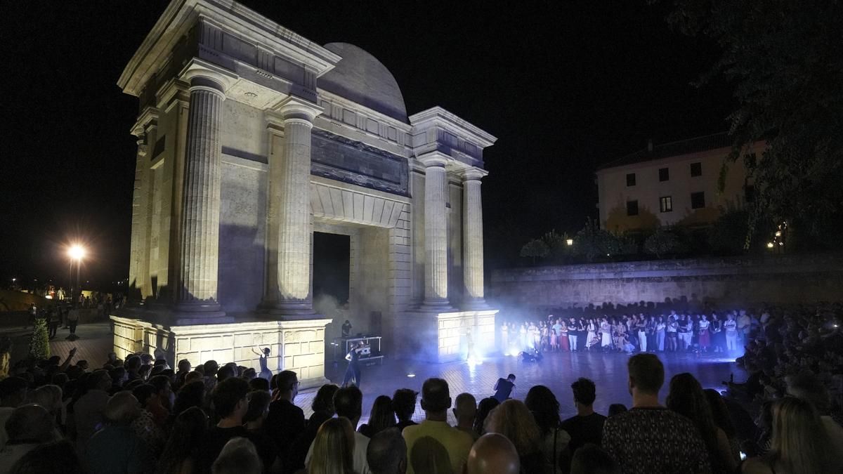 Noche del Patrimonio 2026 la compañía La Normal presenta en la Puerta del Puente Liminal