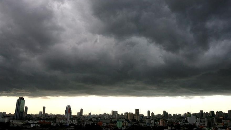 El sur de Tailandia en alerta ante la llegada de la tormenta Pabuk