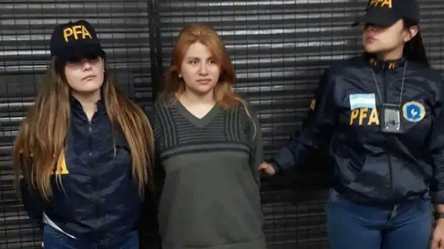 Atentado a CFK: detuvieron a una amiga de Brenda Uliarte tras el análisis de los celulares