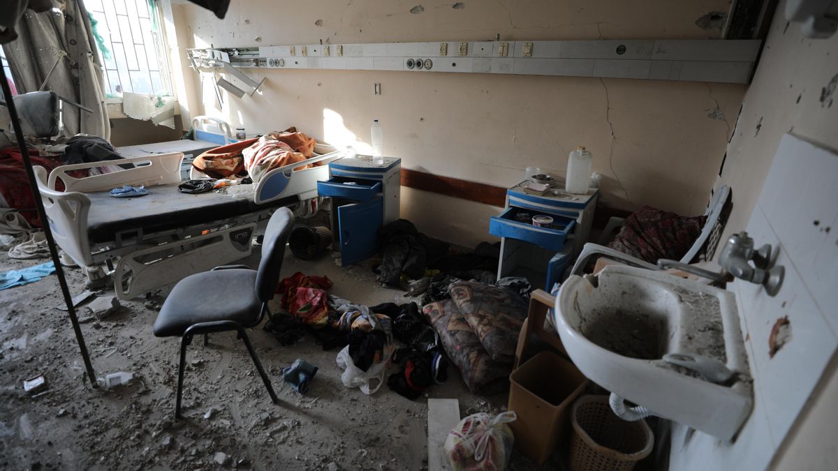 Otra imagen del interior del hospital Al Shifa, en Ciudad de Gaza.