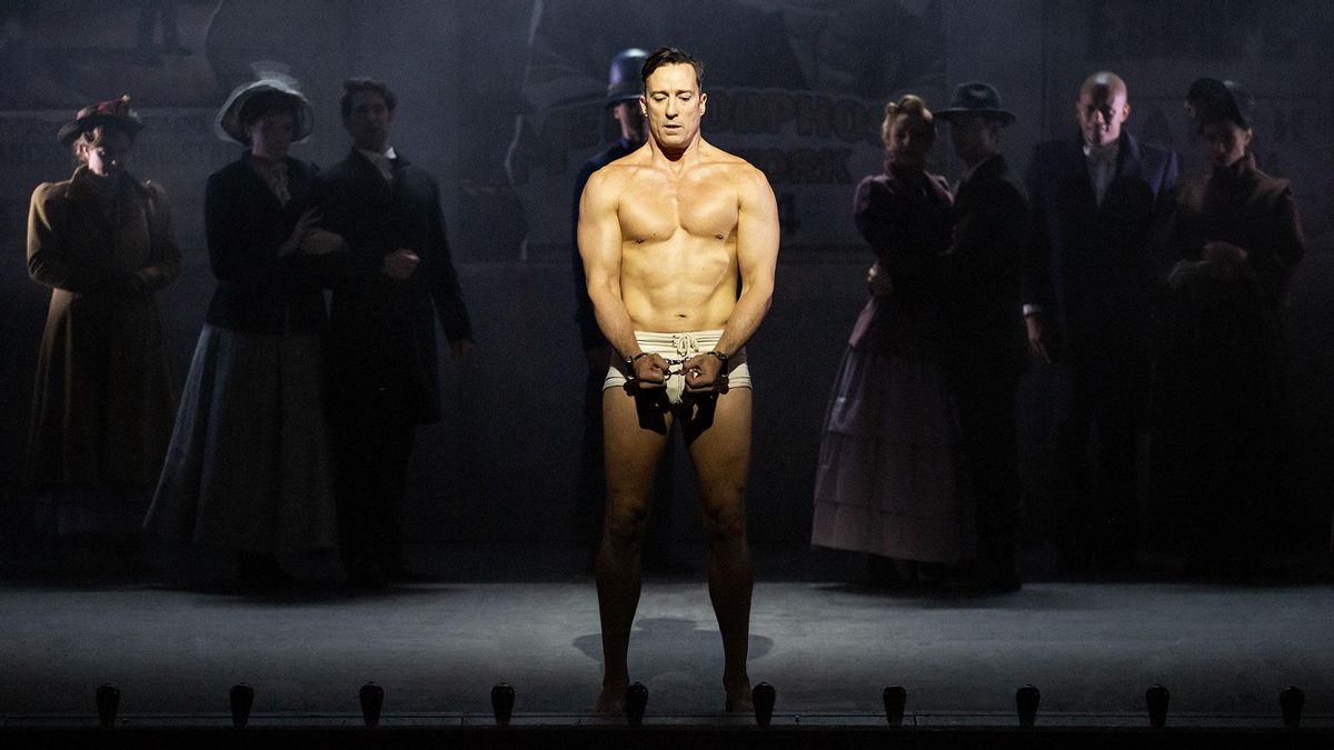 Pablo Puyol en el musical Houdini