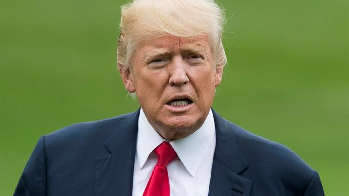 Trump condena al Ku Klux Klan, a los neonazis y a los supremacistas blancos