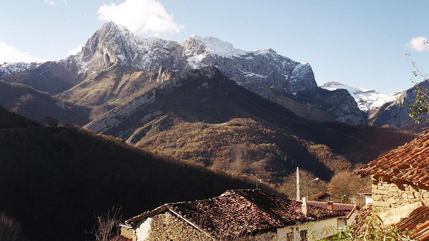 Ponga, el rincón de Asturias donde bosques, desfiladeros y pueblos de montaña conservan un paisaje casi intacto