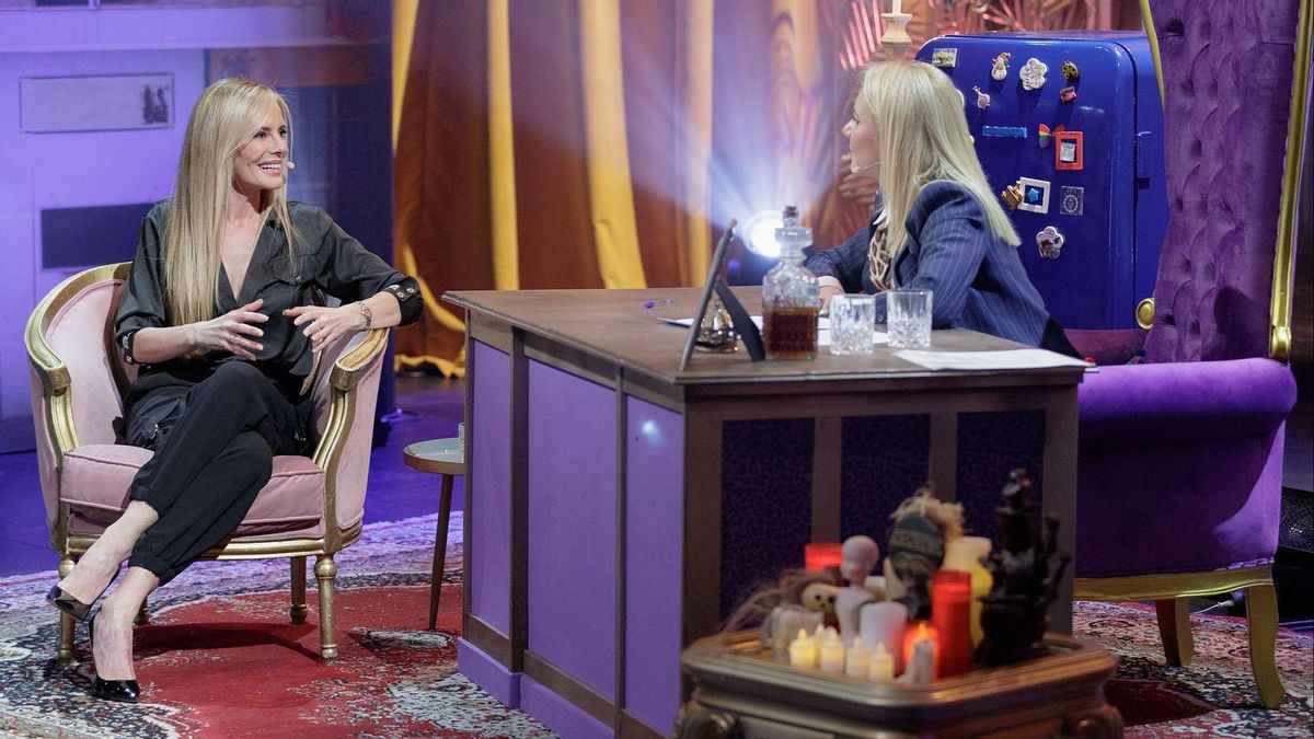 Paula Vázquez con Henar Álvarez en 'Al cielo con ella' de RTVE Play