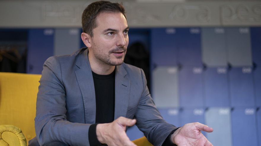 Juan Lobato durante la entrevista con elDiario.es.