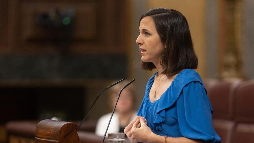 La secretaria general de Podemos, Ione Belarra, interviene durante una sesión plenaria, en el Congreso de los Diputados, a 27 de junio de 2024, en Madrid (España)