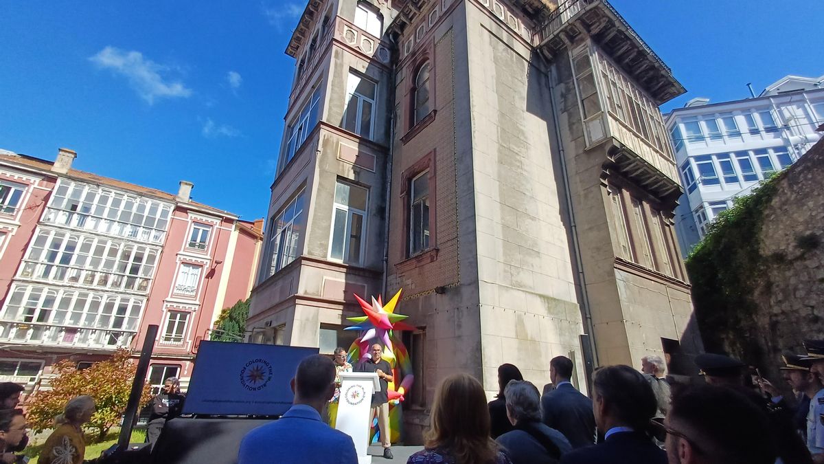 El Ministerio cede a la fundación de Okuda el Palacio Cortiguera para su 'Museo del Kolor' con un acuerdo que no se ha hecho público