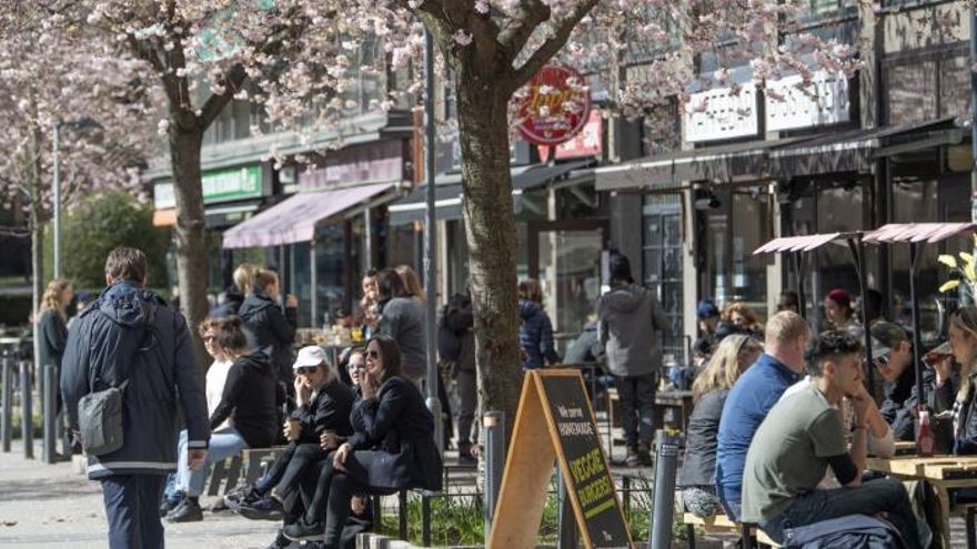 Dinamarca y Noruega levantan restricciones por pandemia a pequeño comercio