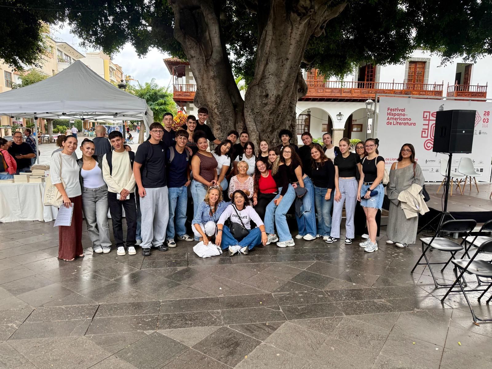 El alumnado de 2º de Bachillerato participó en el Festival Hispanoamericano de Literatura.