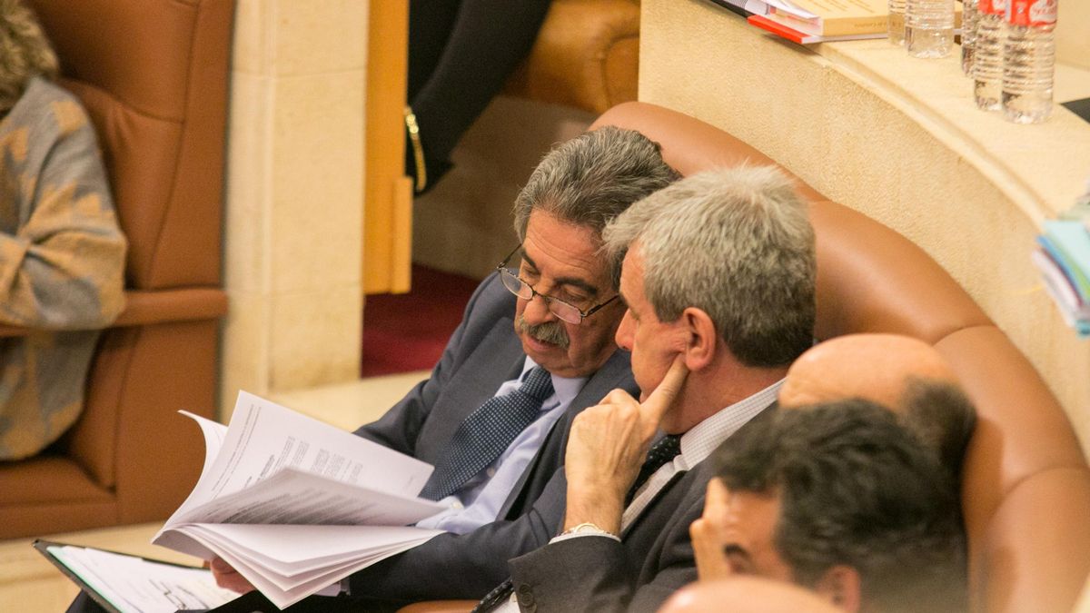 Pleno del Parlamento de Cantabria. |