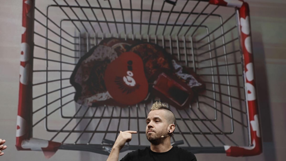 Dabiz Muñoz, chef de DiverXo, que retiene su tres estrellas Michelín