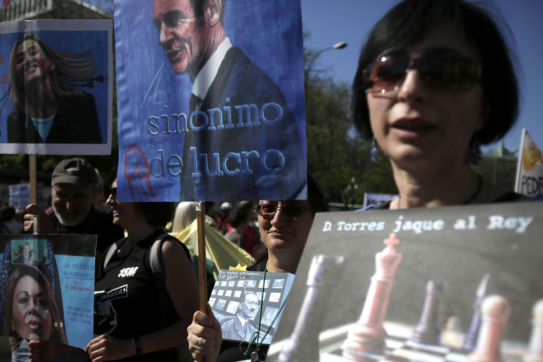 Referencias al caso Urdangarin y políticos en la manifestación / Fotografía: Olmo Calvo