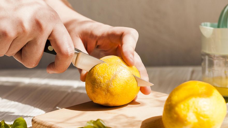 El limón fresco es un potente desincrustante natural