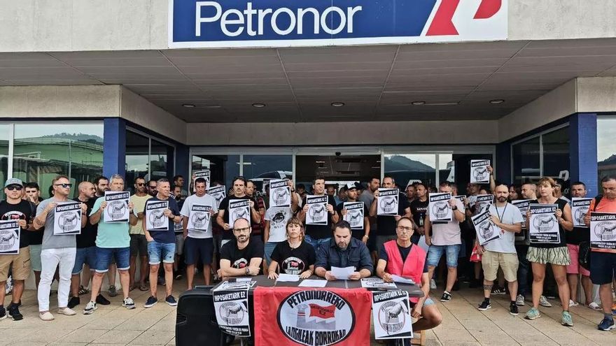 Petronor zanja la 'guerra del vestuario' pero modifica los relevos: se ficha antes de cambiarse, pero sólo a la entrada