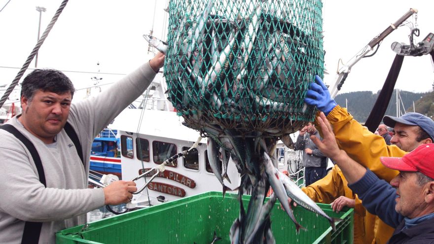 La UE y el Reino Unido cierran un acuerdo que incluye asuntos comerciales, pesca y defensa