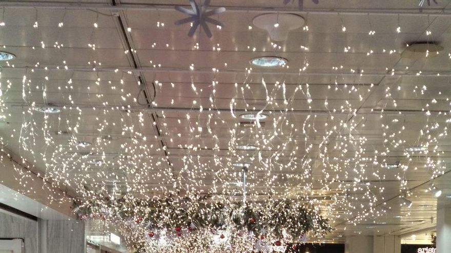 Récord de ventas en la manzana comercial de Azca indultada por Díaz Ayuso