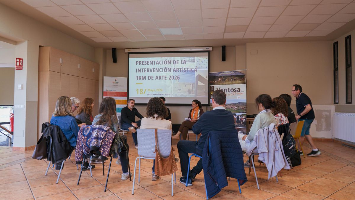 Madera de los bosques y residuos industriales, materias primas de un conjunto escultórico en Ventosa