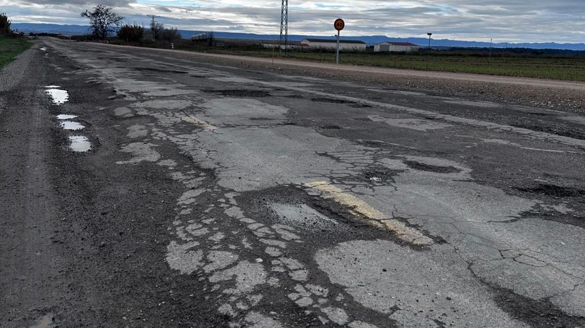 Entre baches, política y plazos: la batalla por las carreteras de Aragón en plena precampaña