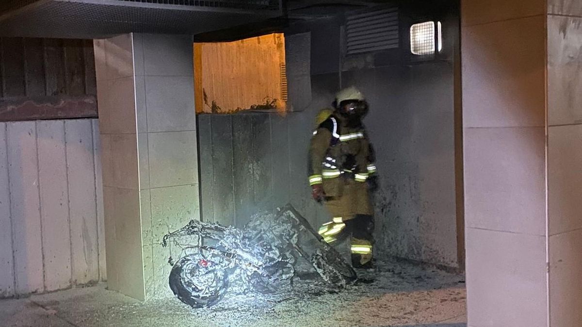 Primeros servicios en 2026 de Bomberos La Palma: incendios en una vivienda y una moto y conato en un solar urbano