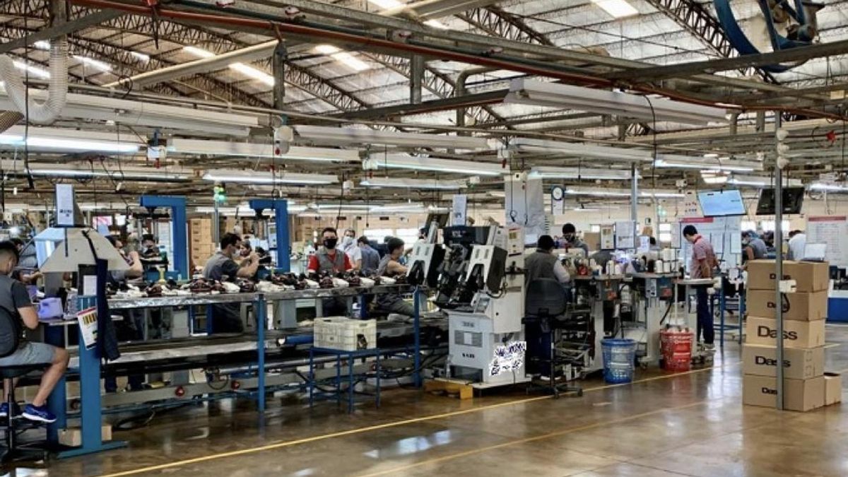 La fábrica de calzado Dass Eldorado cerrará definitivamente el 17 de julio y dejará a sus últimos 150 trabajadores sin empleo.